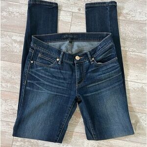 Juicy Couture Jeans Size 26 Dark Wash 31 Inseam Zipper Closure in EUC